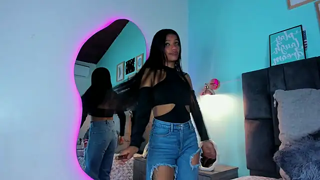 Snapshot of rachellmartinez chatting on 02.28.25 rachellmartinez online show from 02.28.25