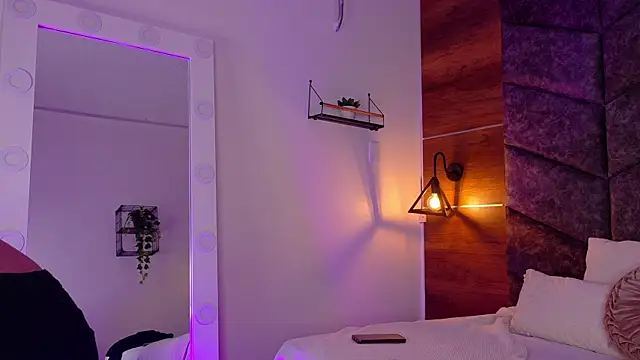 Snapshot of rachellmartinez chatting on 09.21.25 rachellmartinez online show from 09.21.25