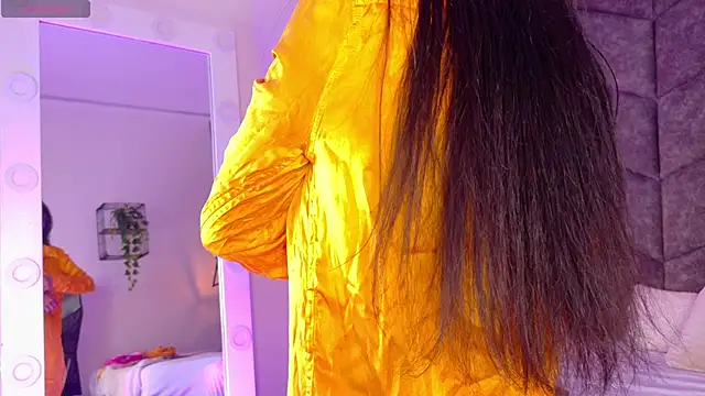 Snapshot of rachellmartinez chatting on 09.25.25 rachellmartinez online show from 09.25.25