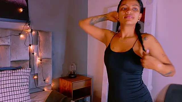 Snapshot of rachellmartinez chatting on 10.22.25 rachellmartinez online show from 10.22.25