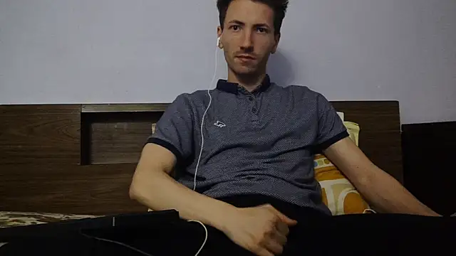  Hocthus  online show from 01.05.25