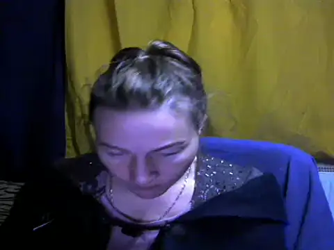 Snapshot of wLESLYMOSw chatting on 12.11.24 wLESLYMOSw online show from 12.11.24