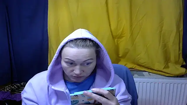 Snapshot of wLESLYMOSw chatting on 12.12.24 wLESLYMOSw online show from 12.12.24