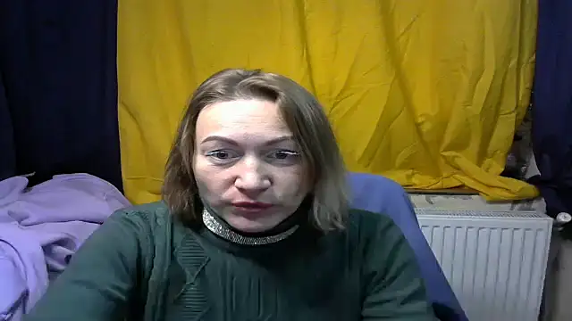 Snapshot of wLESLYMOSw chatting on 12.14.24 wLESLYMOSw online show from 12.14.24