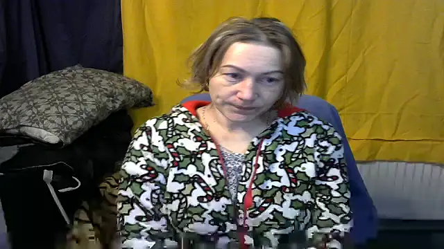 Snapshot of wLESLYMOSw chatting on 12.21.24 wLESLYMOSw online show from 12.21.24