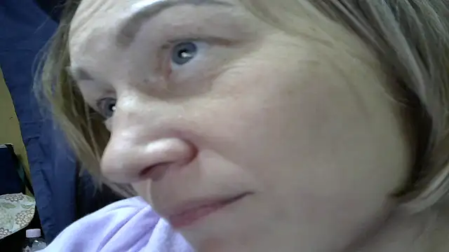 Snapshot of wLESLYMOSw chatting on 12.22.24 wLESLYMOSw online show from 12.22.24