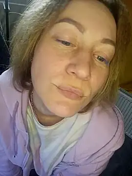 Snapshot of wLESLYMOSw chatting on 03.08.25 wLESLYMOSw online show from 03.08.25