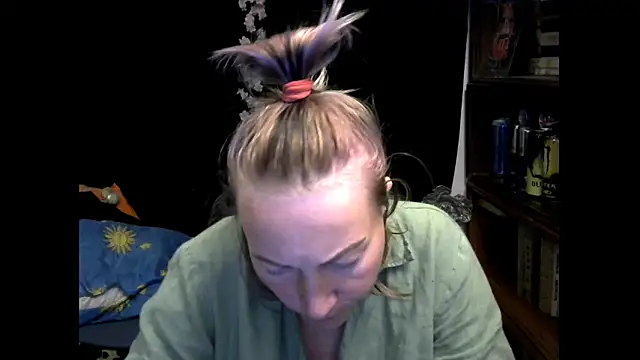 Snapshot of wLESLYMOSw chatting on 09.12.25 wLESLYMOSw online show from 09.12.25