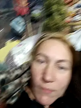 wLESLYMOSw online show from 10.12.25