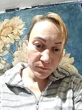 wLESLYMOSw online show from 11.26.25