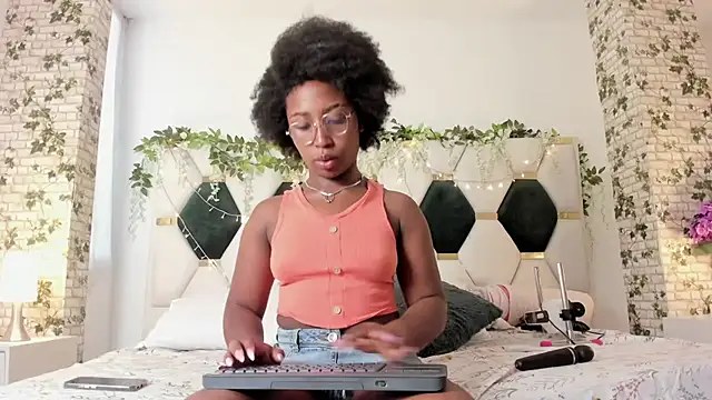 EmmaSanzz  online show from 01.21.25