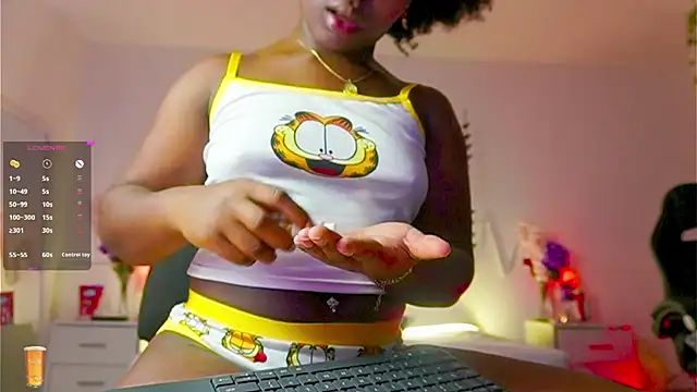 EmmaSanzz  online show from 10.02.25