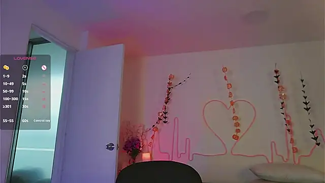 EmmaSanzz  online show from 10.11.25