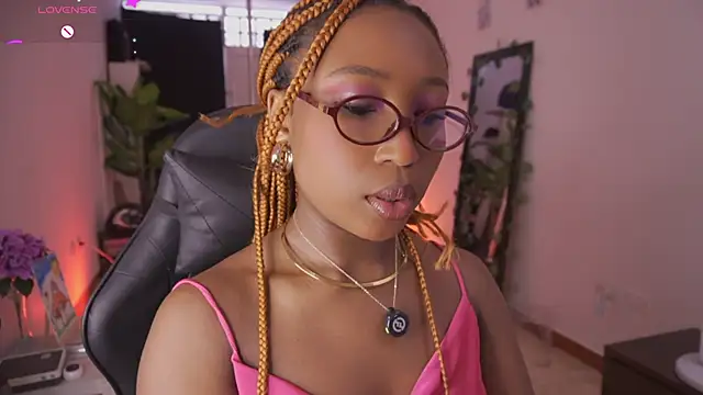 EmmaSanzz  online show from 03.16.26