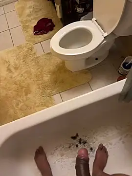 Snapshot of VFuck4U_xxx chatting on 09.08.25 VFuck4U xxx online show from 09.08.25