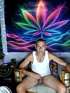 Snapshot of Bbboy42 chatting on 10.31.25 Bbboy42 online show from 10.31.25