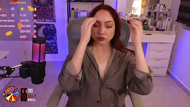 LilyVelvett online show from 11.23.25