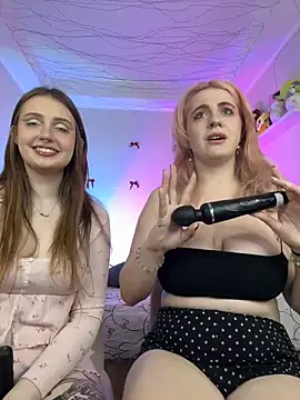 Snapshot of your_favoritegirls chatting on 03.11.25 your favoritegirls online show from 03.11.25