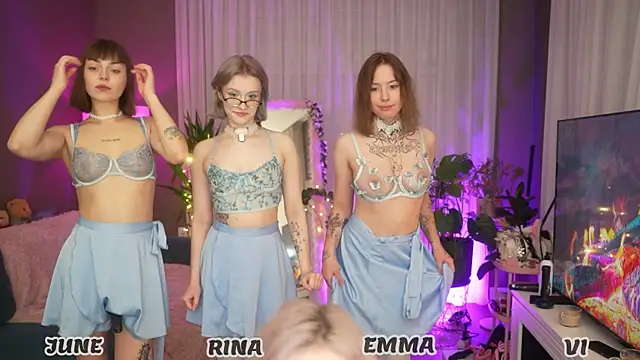 Snapshot of your_favoritegirls chatting on 10.12.25 your favoritegirls online show from 10.12.25