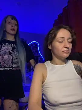 Dooubletroublee online show from 11.06.25