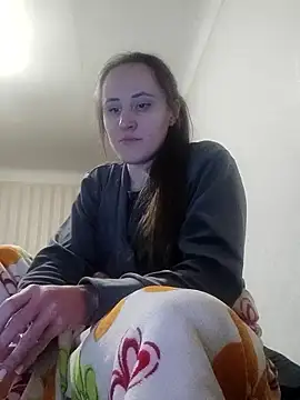 Snapshot of emeli_moon chatting on 01.19.26 emeli moon online show from 01.19.26