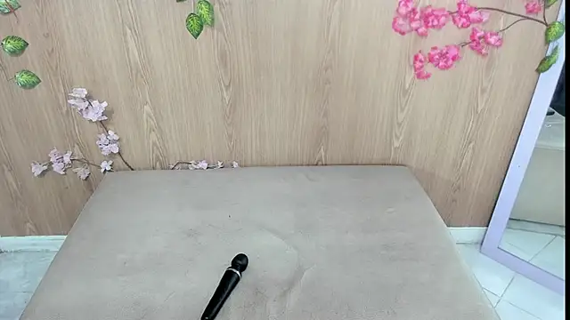 jenelotizz06 online show from 05.17.26