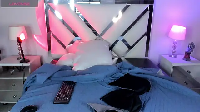 AnyyJones online show from 02.21.25