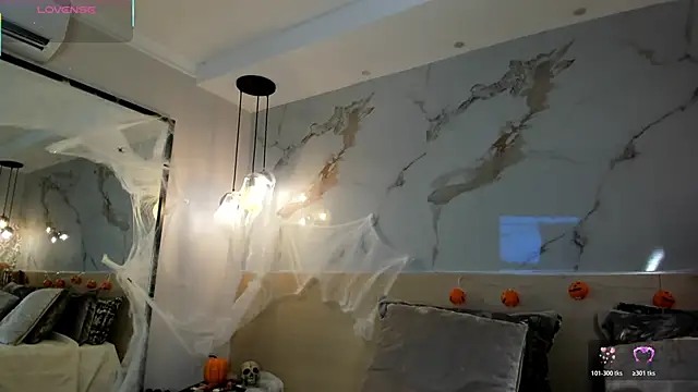 LeaThompson online show from 11.02.25