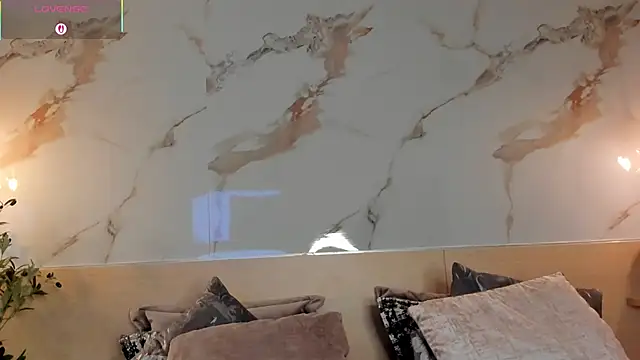 LeaThompson online show from 12.02.25