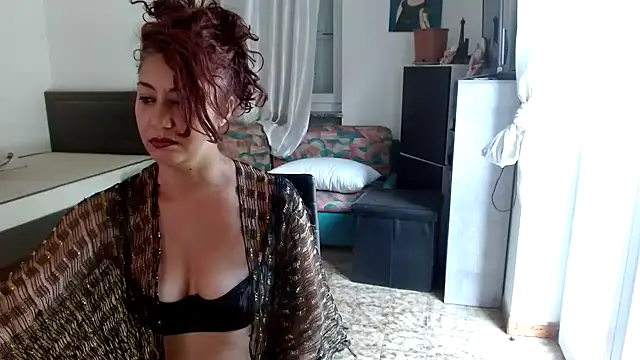 Snapshot of danasantoreal chatting on 07.25.26 danasantoreal online show from 07.25.26
