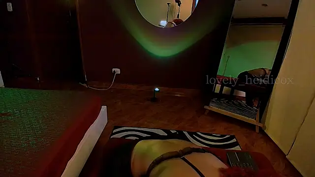 HeidiCox online show from 12.04.25