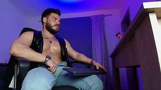 juliusmasters online show from 12.14.24