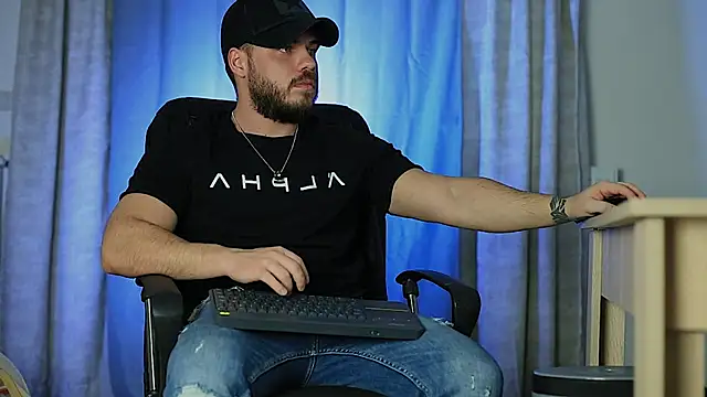 juliusmasters online show from 01.05.25