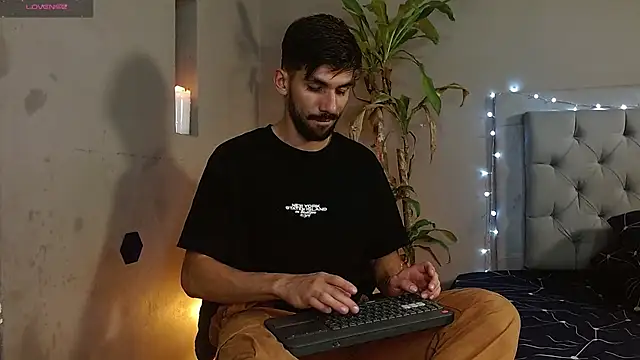Mr WhiteCock online show from 02.17.25