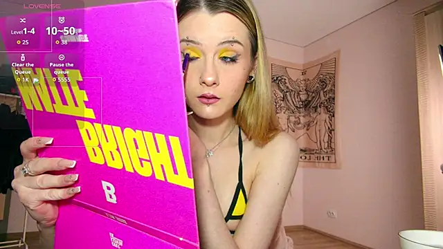 summerhazeee online show from 04.24.26