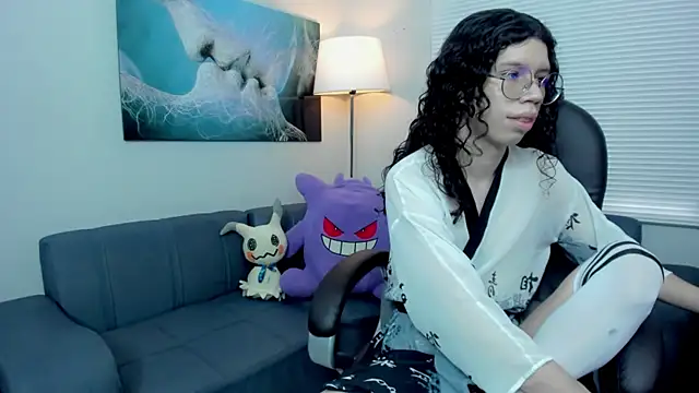 Snapshot of Angel_Dust18 chatting on 10.07.25 Angel Dust18 online show from 10.07.25