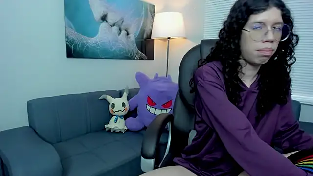 Snapshot of Angel_Dust18 chatting on 10.16.25 Angel Dust18 online show from 10.16.25