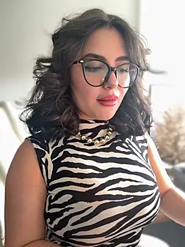 Snapshot of sukhakunis1 chatting on 09.18.25 sukhakunis1 online show from 09.18.25