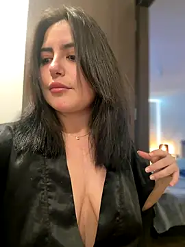 Snapshot of sukhakunis1 chatting on 09.25.25 sukhakunis1 online show from 09.25.25