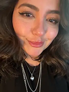 Snapshot of sukhakunis1 chatting on 09.27.25 sukhakunis1 online show from 09.27.25