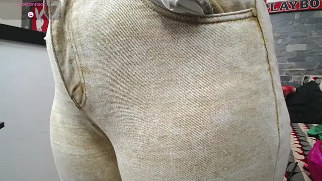 Snapshot of dayadubey_ chatting on 10.14.25 dayadubey online show from 10.14.25