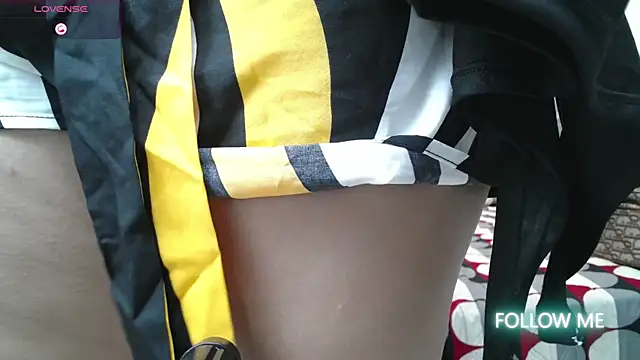 Snapshot of dayadubey_ chatting on 10.18.25 dayadubey online show from 10.18.25