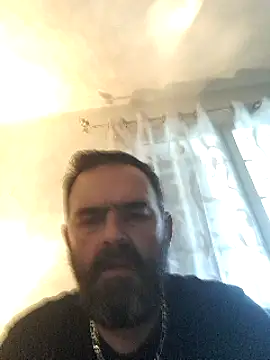 Snapshot of pachapeter chatting on 03.04.25 pachapeter online show from 03.04.25
