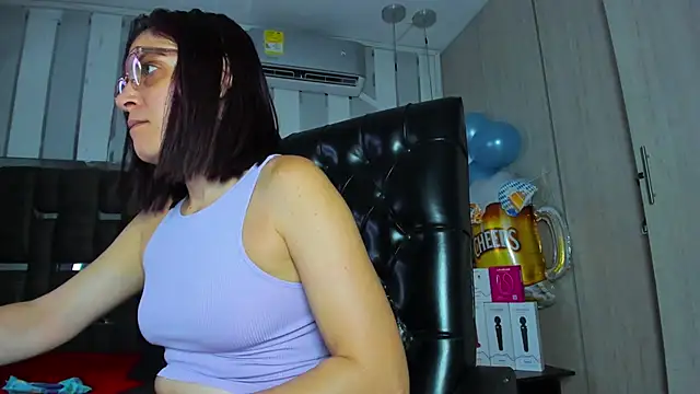 KatteMoss online show from 09.28.25