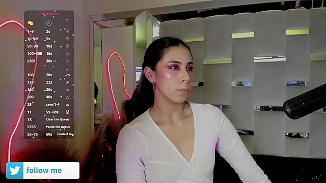 Snapshot of Sara_Foxx1 chatting on 05.29.26 Sara Foxx1 online show from 05.29.26