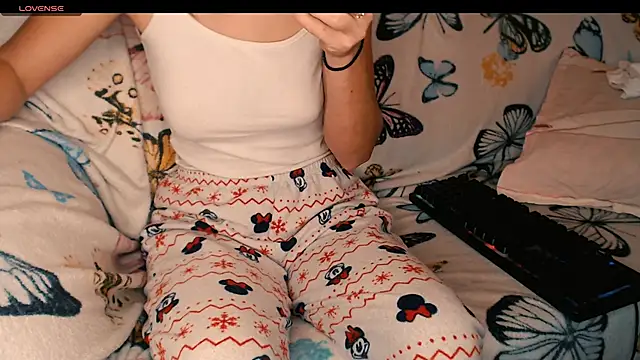 Snapshot of Perversdemlni chatting on 11.22.25 Perversdemlni online show from 11.22.25