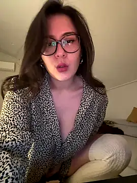 Its Jade online show from 12.02.25