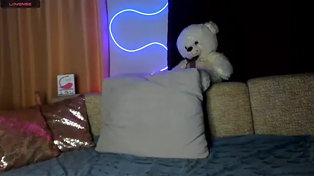 Snapshot of Leila_purr18 chatting on 01.26.25 Leila purr18 online show from 01.26.25