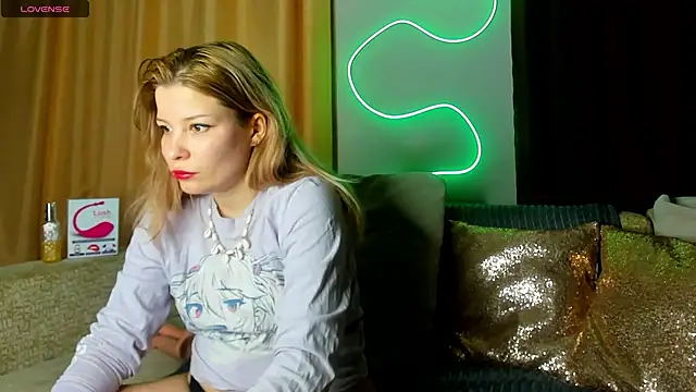Snapshot of Leila_purr18 chatting on 02.07.25 Leila purr18 online show from 02.07.25