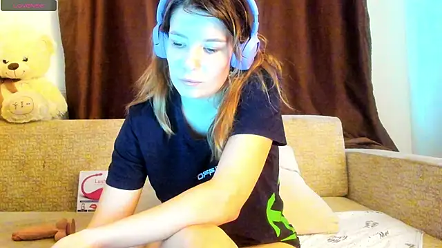 Snapshot of Leila_purr18 chatting on 09.12.25 Leila purr18 online show from 09.12.25